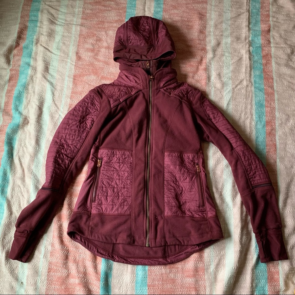 Lululemon fleecy keen jacket III in wine berry, size 8- rose gold hardware